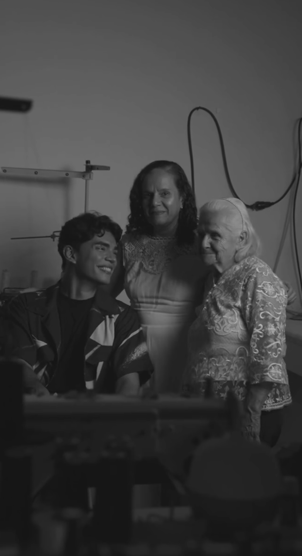 John Durán con su madre y su abuela